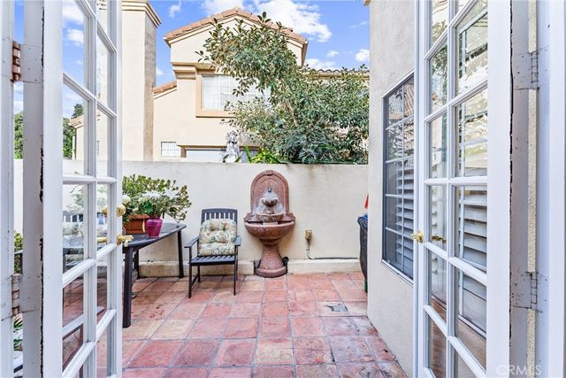 84 Agostino, Irvine, CA 92614