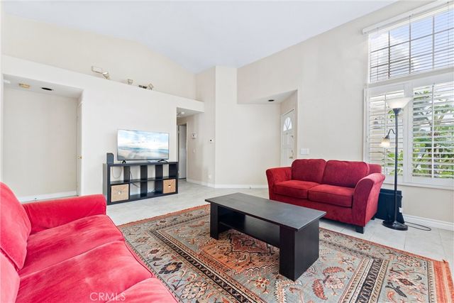 84 Agostino, Irvine, CA 92614