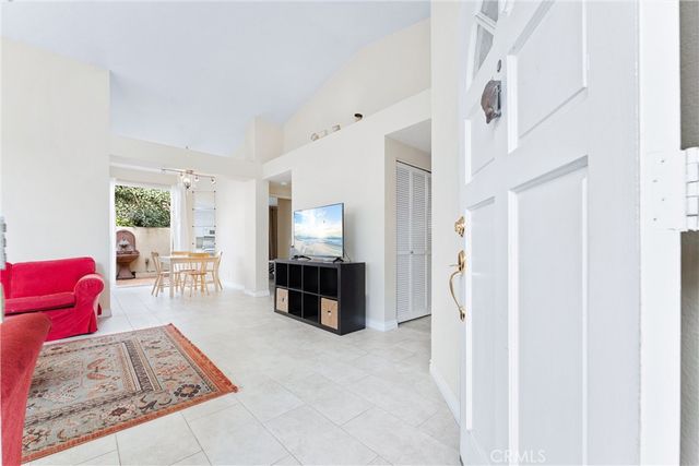 84 Agostino, Irvine, CA 92614