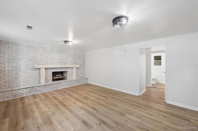 4417 Greenbrook Lane, Flint, MI 48507