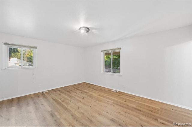 4417 Greenbrook Lane, Flint, MI 48507