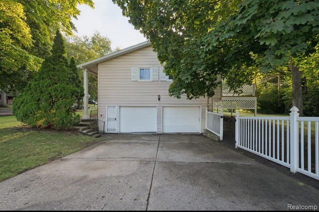 4417 Greenbrook Lane, Flint, MI 48507
