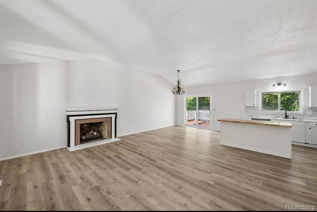 4417 Greenbrook Lane, Flint, MI 48507