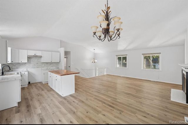 4417 Greenbrook Lane, Flint, MI 48507