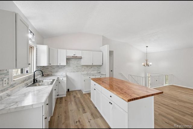 4417 Greenbrook Lane, Flint, MI 48507