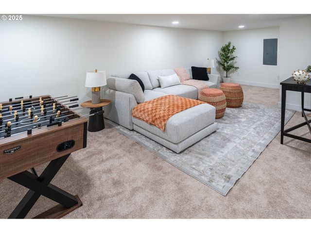 9326 Se MILL St, Portland, OR 97216