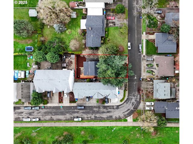 9326 Se MILL St, Portland, OR 97216