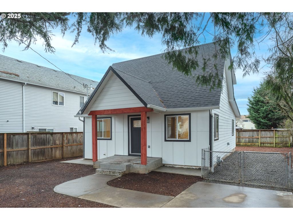 9326 Se MILL St, Portland, OR 97216