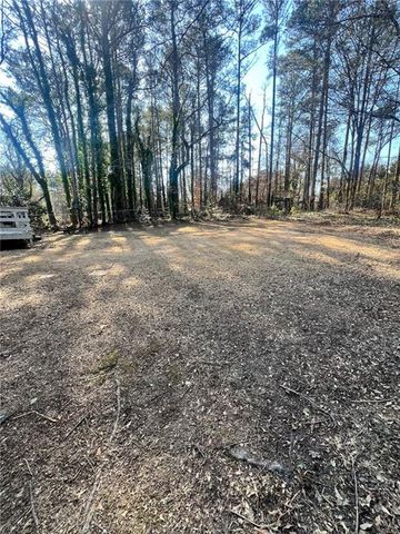 1961 Pine Drive, Snellville, GA 30078