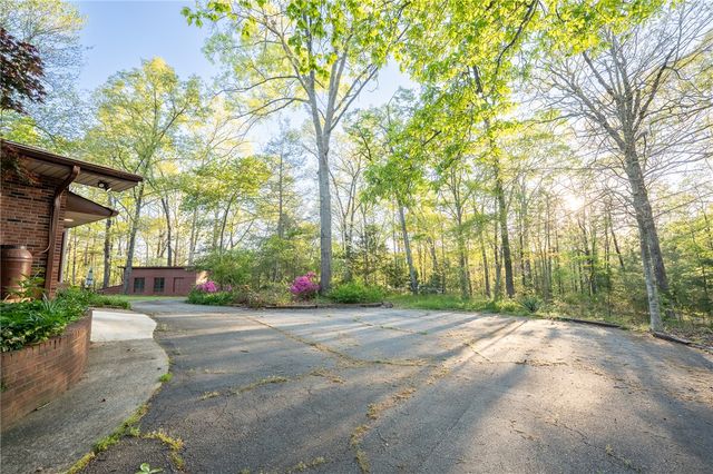 139 Todds Creek Road, Central, SC 29630