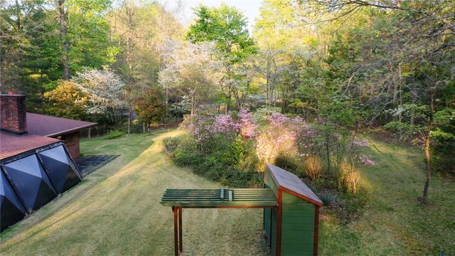 139 Todds Creek Road, Central, SC 29630