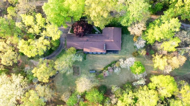 139 Todds Creek Road, Central, SC 29630