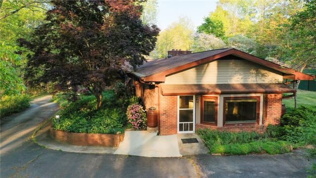 139 Todds Creek Road, Central, SC 29630