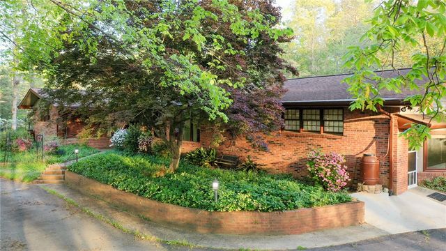 139 Todds Creek Road, Central, SC 29630