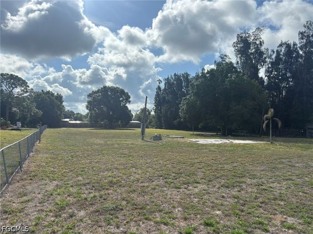 7949 McDaniel DR, North Fort Myers, FL 33917