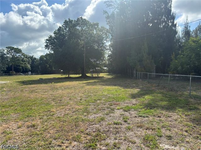 7949 McDaniel DR, North Fort Myers, FL 33917