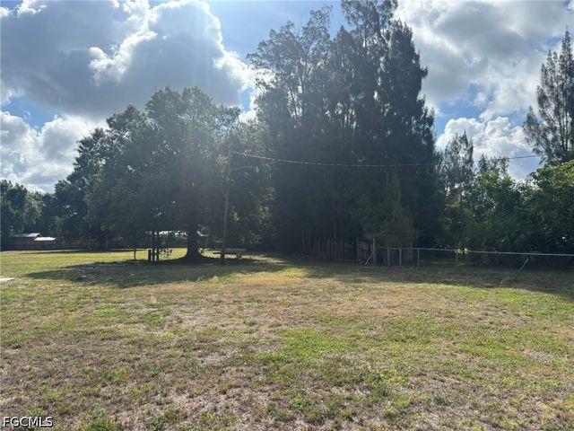 7949 McDaniel DR, North Fort Myers, FL 33917