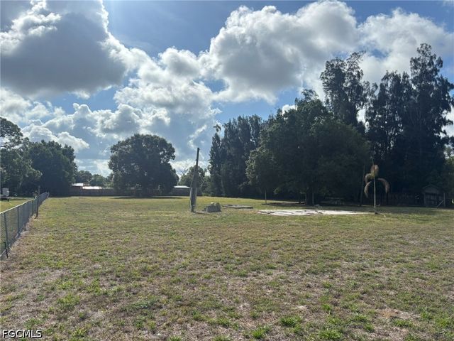 7949 McDaniel DR, North Fort Myers, FL 33917