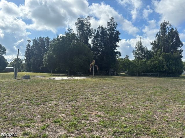7949 McDaniel DR, North Fort Myers, FL 33917