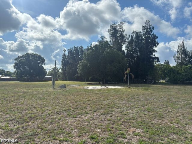 7949 McDaniel DR, North Fort Myers, FL 33917