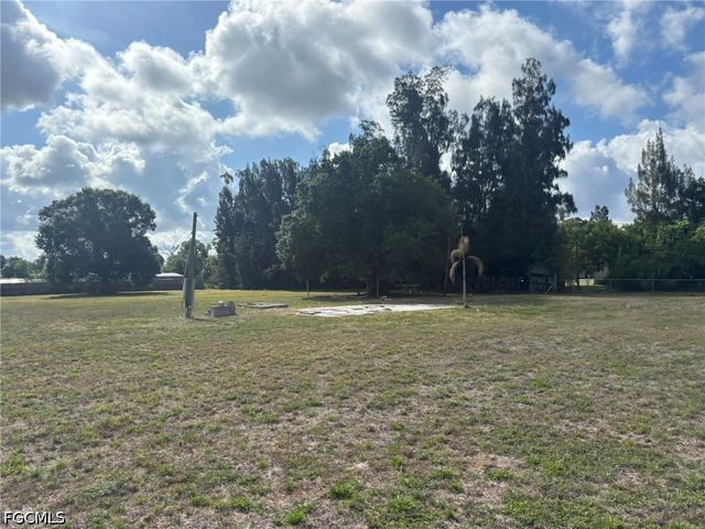 7949 McDaniel DR, North Fort Myers, FL 33917
