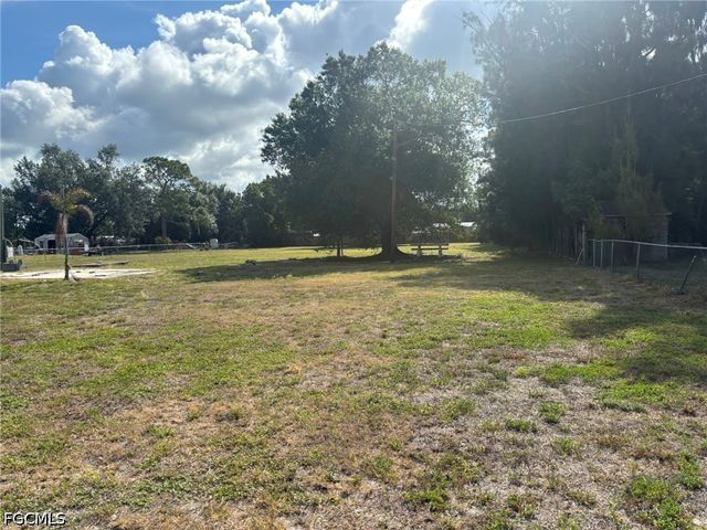 7949 McDaniel DR, North Fort Myers, FL 33917