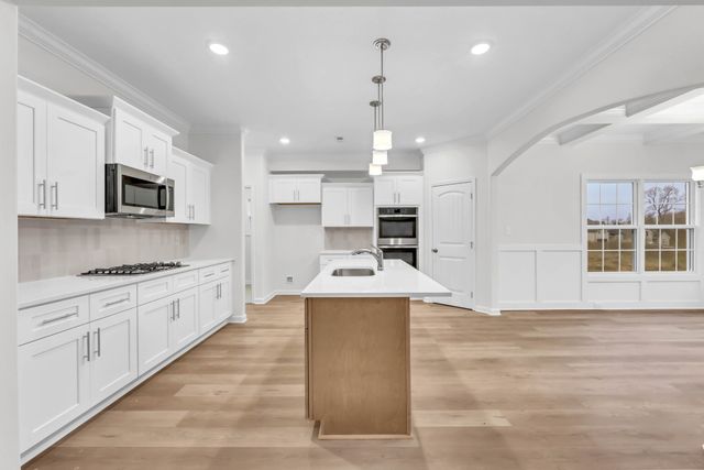 1338 English Oak Dr, Clarksville, TN 37043