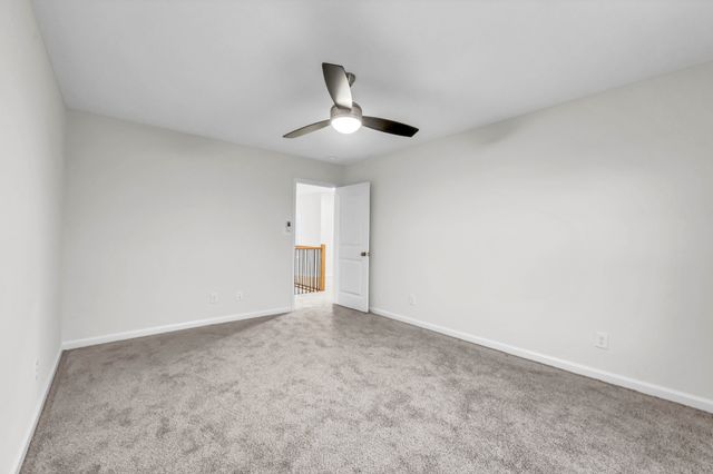 1338 English Oak Dr, Clarksville, TN 37043