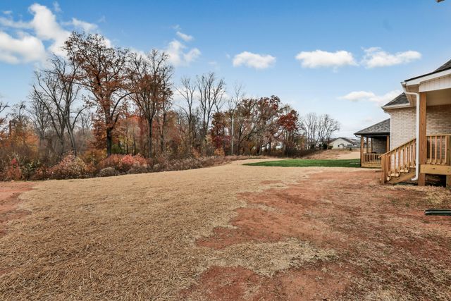 1338 English Oak Dr, Clarksville, TN 37043