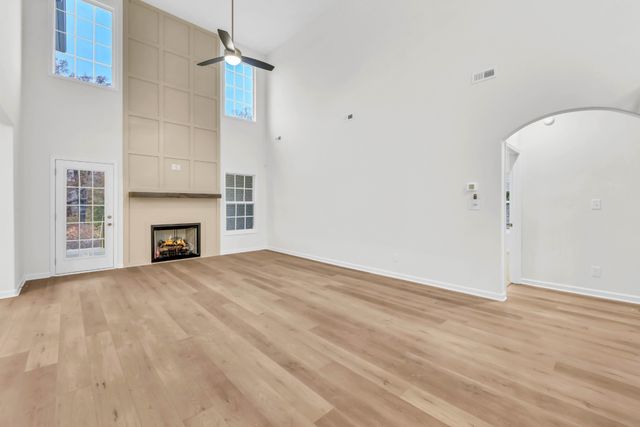 1338 English Oak Dr, Clarksville, TN 37043