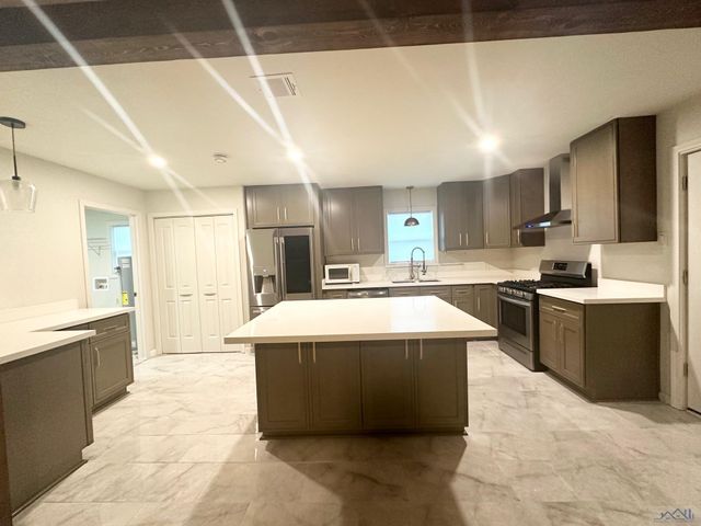 170 Alamo Dr, Houma, LA 70360