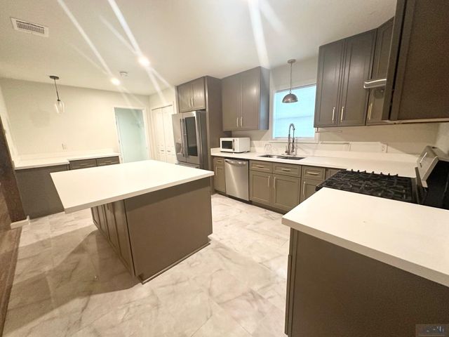 170 Alamo Dr, Houma, LA 70360