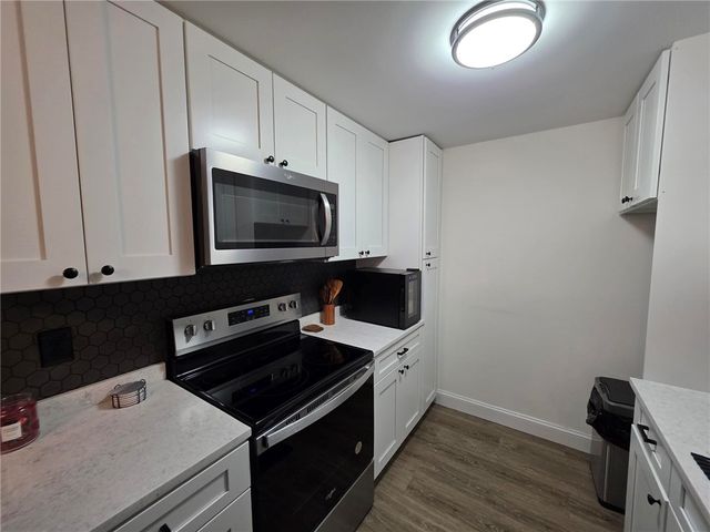 36 Cowesett Avenue 5, West Warwick, RI 02893