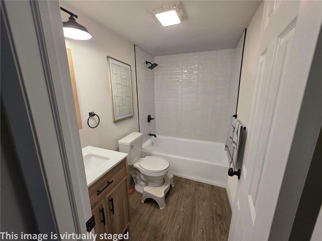 36 Cowesett Avenue 5, West Warwick, RI 02893