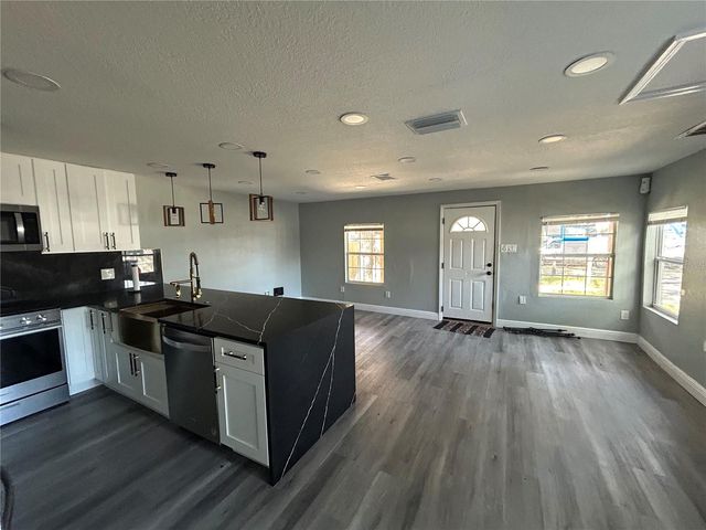 2119 E ELLICOTT, Tampa, FL 33610