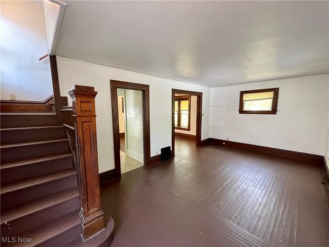 203 E York Street, Akron, OH 44310