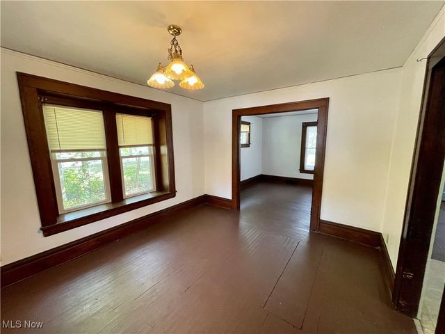 203 E York Street, Akron, OH 44310