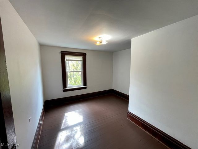 203 E York Street, Akron, OH 44310