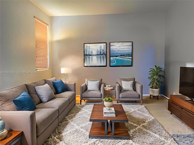 1032 Sequoia Ln, Weston, FL 33327