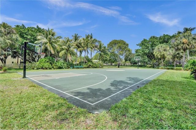 1032 Sequoia Ln, Weston, FL 33327