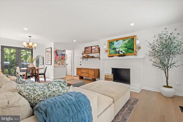 11300 TIMBERLINE DR, Oakton, VA 22124