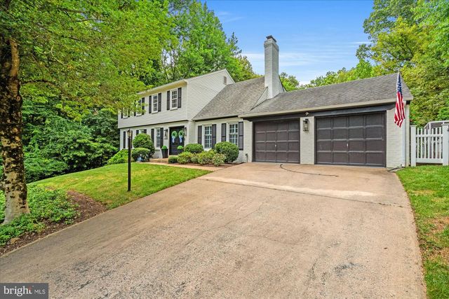 11300 TIMBERLINE DR, Oakton, VA 22124
