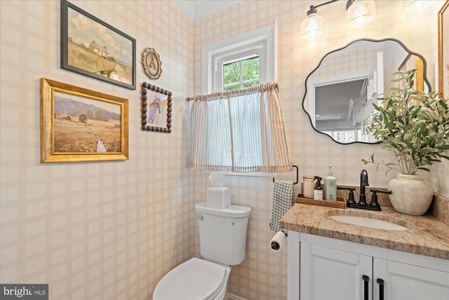 11300 TIMBERLINE DR, Oakton, VA 22124