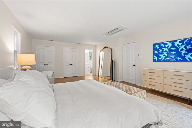 11300 TIMBERLINE DR, Oakton, VA 22124