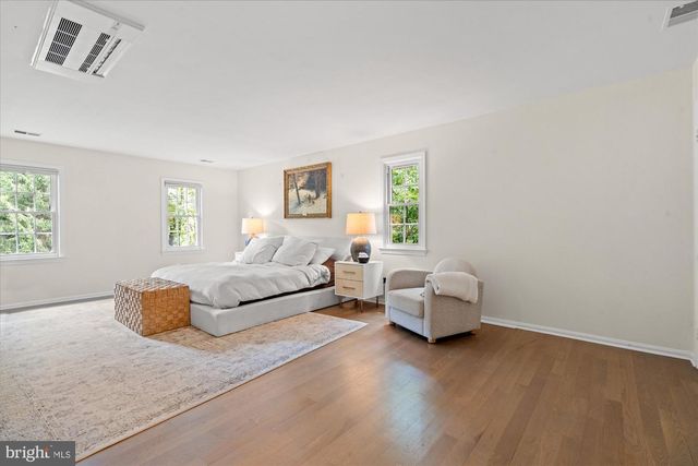 11300 TIMBERLINE DR, Oakton, VA 22124
