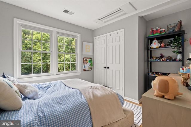 11300 TIMBERLINE DR, Oakton, VA 22124