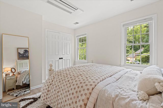11300 TIMBERLINE DR, Oakton, VA 22124