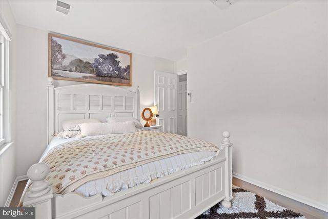 11300 TIMBERLINE DR, Oakton, VA 22124