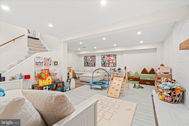 11300 TIMBERLINE DR, Oakton, VA 22124