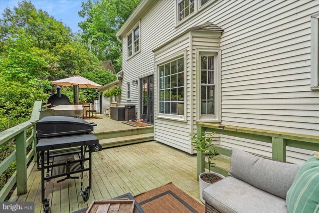 11300 TIMBERLINE DR, Oakton, VA 22124